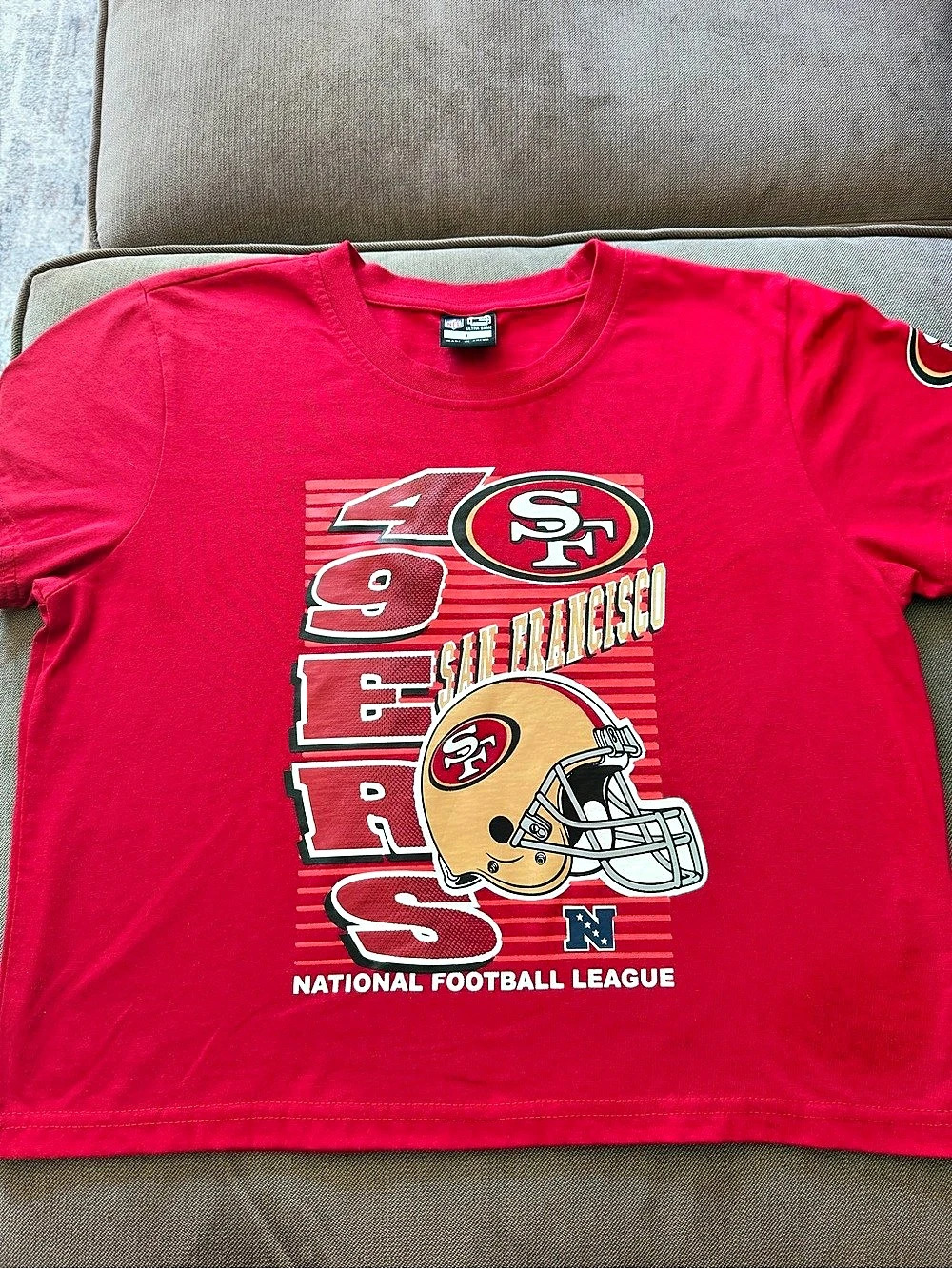 NFL women’s Large Red 49ers Crop Tee. Runs a little small